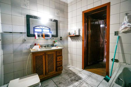 Casa de condomínio para alugar com 200m², 4 quartos e 2 vagasBanheiro da suíte 04