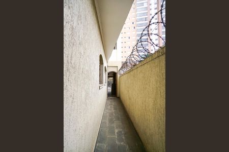 Casa de condomínio para alugar com 200m², 4 quartos e 2 vagasCorredor lateral