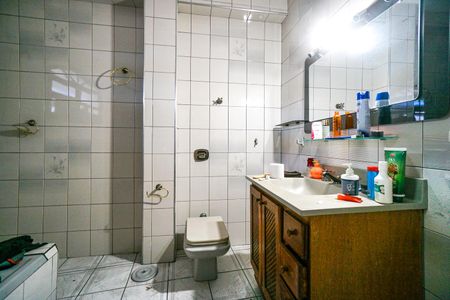 Casa de condomínio para alugar com 200m², 4 quartos e 2 vagasBanheiro da suíte 04