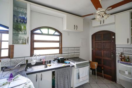 Casa de condomínio para alugar com 200m², 4 quartos e 2 vagasCozinha