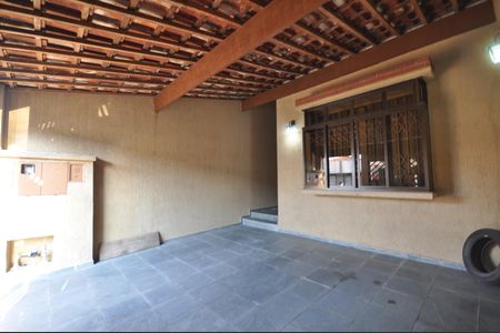 Casa à venda com 149m², 3 quartos e 2 vagasGaragem