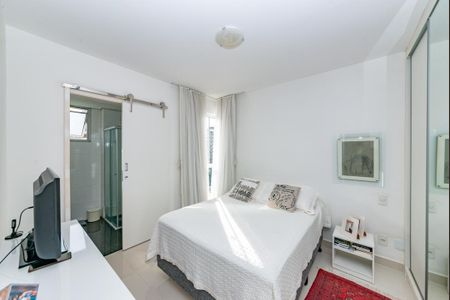 Apartamento à venda com 101m², 3 quartos e 2 vagasSuíte