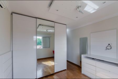 Casa à venda com 161m², 4 quartos e 3 vagasSuíte 1