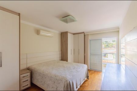 Casa à venda com 161m², 4 quartos e 3 vagasSuíte 2