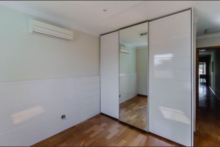 Casa à venda com 161m², 4 quartos e 3 vagasSuíte 1