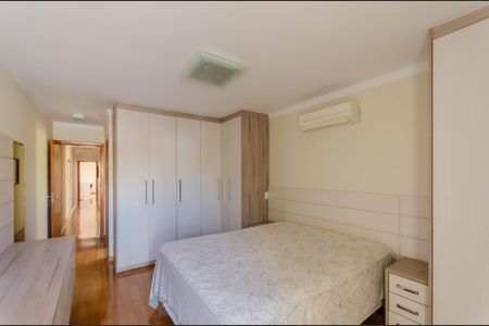 Casa à venda com 161m², 4 quartos e 3 vagasSuíte 2