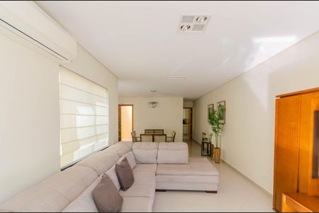 Casa à venda com 161m², 4 quartos e 3 vagasSala