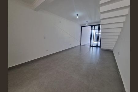 Foto 02 de casa à venda com 3 quartos, 125m² em Vila Lucia, São Paulo
