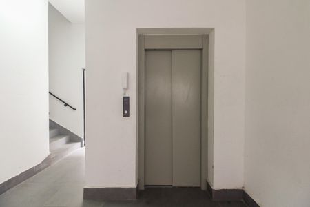 Apartamento à venda com 43m², 2 quartos e sem vagaÁrea comum