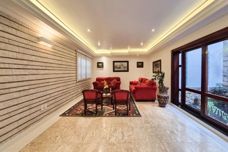 Casa à venda com 530m², 4 quartos e 3 vagasSala