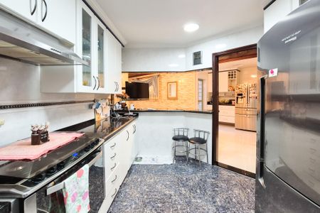 Casa à venda com 530m², 4 quartos e 3 vagasCozinha