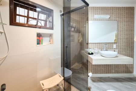 Casa à venda com 530m², 4 quartos e 3 vagasBanheiro da Suíte 2