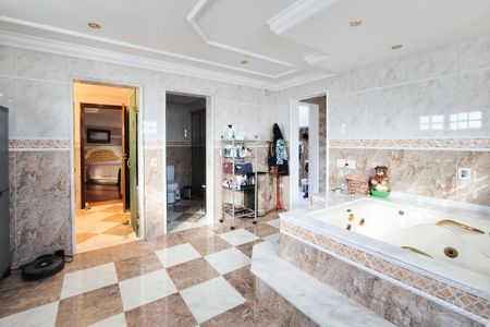 Casa à venda com 530m², 4 quartos e 3 vagasBanheiro da Suíte 1