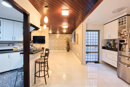 Casa à venda com 530m², 4 quartos e 3 vagasCozinha