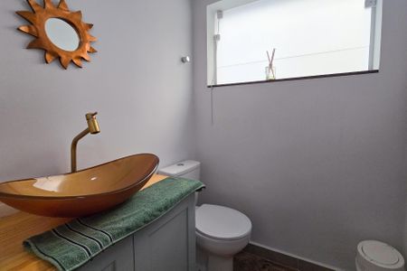 Casa à venda com 275m², 3 quartos e 2 vagasLavabo