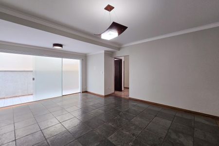 Casa à venda com 275m², 3 quartos e 2 vagasSala de Jantar