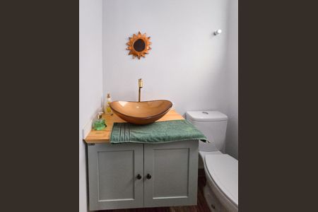 Casa à venda com 275m², 3 quartos e 2 vagasLavabo