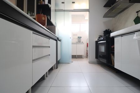 Apartamento à venda com 77m², 2 quartos e 2 vagasCozinha