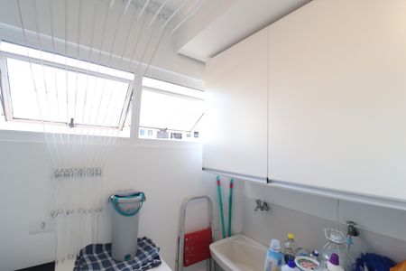 Apartamento à venda com 77m², 2 quartos e 2 vagasÁrea de Serviço