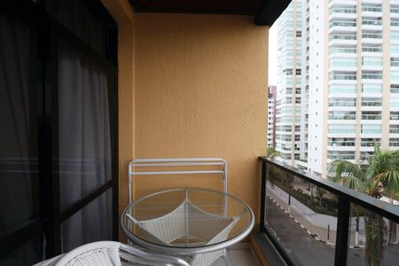 Varanda de apartamento para alugar com 3 quartos, 160m² em Jardim Santa Genoveva, Guarujá