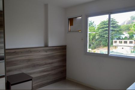 Apartamento à venda com 60m², 2 quartos e 1 vaga Apartamento à venda com 60m², 2 quartos e 1 vagaSuíte