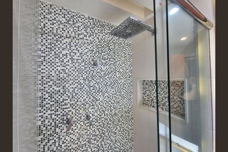 Apartamento à venda com 174m², 3 quartos e 3 vagasBanheiro da Suíte 2