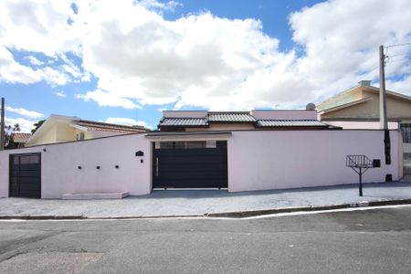 Casa para alugar com 116m², 3 quartos e 2 vagasFachada