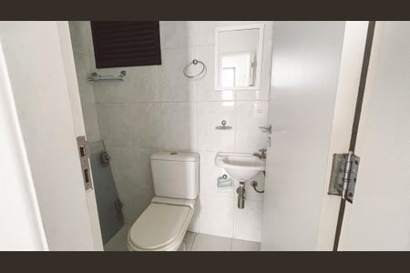 Apartamento à venda com 125m², 3 quartos e 2 vagas Apartamento à venda com 125m², 3 quartos e 2 vagasBanheiro de serviço