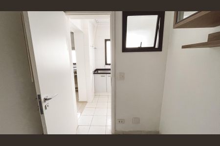 Apartamento à venda com 125m², 3 quartos e 2 vagas Apartamento à venda com 125m², 3 quartos e 2 vagasQuarto de Serviço