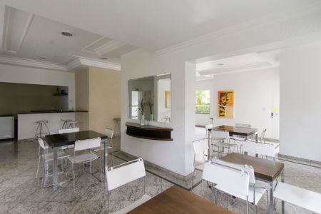 Apartamento à venda com 125m², 3 quartos e 2 vagas Apartamento à venda com 125m², 3 quartos e 2 vagasÁrea comum - Salão de festas