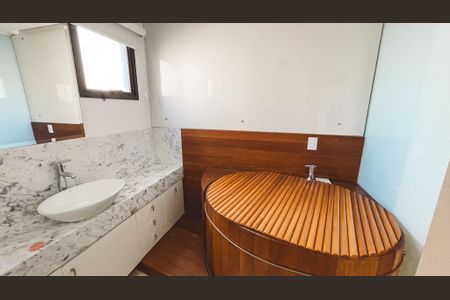 Apartamento à venda com 125m², 3 quartos e 2 vagas Apartamento à venda com 125m², 3 quartos e 2 vagasBanheiro da Suíte 2