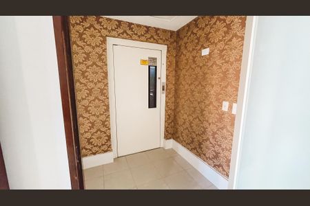 Apartamento à venda com 125m², 3 quartos e 2 vagas Apartamento à venda com 125m², 3 quartos e 2 vagasHall de entrada