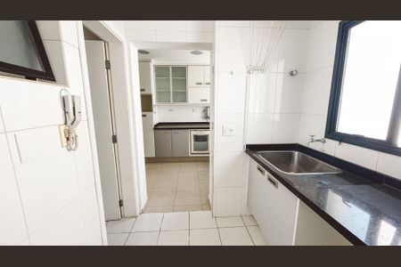 Apartamento à venda com 125m², 3 quartos e 2 vagas Apartamento à venda com 125m², 3 quartos e 2 vagasÁrea de Serviço