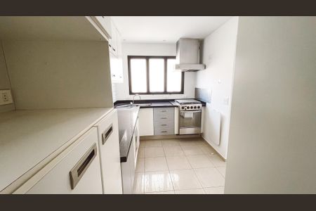 Apartamento à venda com 125m², 3 quartos e 2 vagas Apartamento à venda com 125m², 3 quartos e 2 vagasCozinha