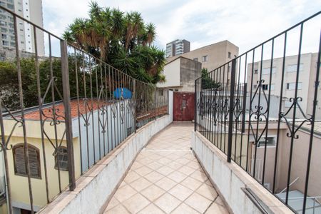 Casa à venda com 200m², 4 quartos e 1 vaga Casa à venda com 200m², 4 quartos e 1 vagaTerraço