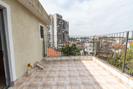 Casa à venda com 200m², 4 quartos e 1 vaga Casa à venda com 200m², 4 quartos e 1 vagaVaranda do quarto 2
