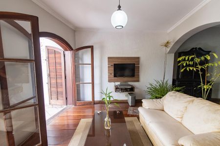 Casa à venda com 200m², 4 quartos e 1 vaga Casa à venda com 200m², 4 quartos e 1 vagaSala