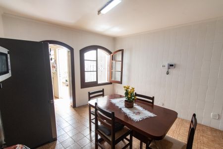 Casa à venda com 200m², 4 quartos e 1 vaga Casa à venda com 200m², 4 quartos e 1 vagaCopa