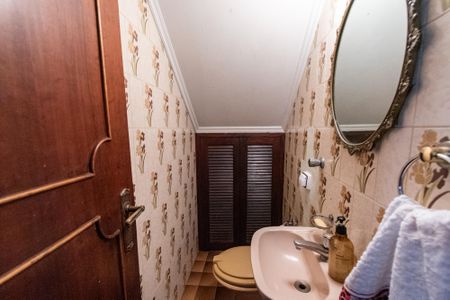 Casa à venda com 200m², 4 quartos e 1 vaga Casa à venda com 200m², 4 quartos e 1 vagaLavabo