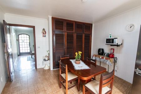 Casa à venda com 200m², 4 quartos e 1 vaga Casa à venda com 200m², 4 quartos e 1 vagaCopa