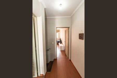 Casa à venda com 200m², 4 quartos e 1 vaga Casa à venda com 200m², 4 quartos e 1 vagaCorredor