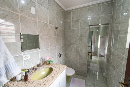 Casa à venda com 200m², 4 quartos e 1 vaga Casa à venda com 200m², 4 quartos e 1 vagaBanheiro da Suíte