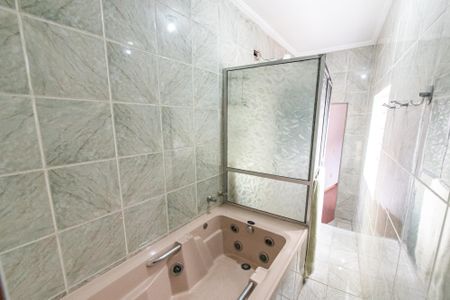 Casa à venda com 200m², 4 quartos e 1 vaga Casa à venda com 200m², 4 quartos e 1 vagaBanheiro da Suíte