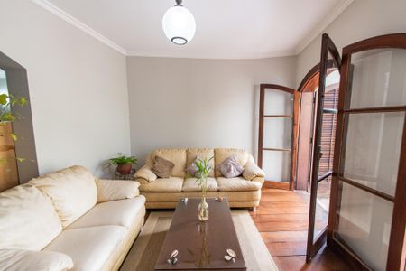 Casa à venda com 200m², 4 quartos e 1 vaga Casa à venda com 200m², 4 quartos e 1 vagaSala