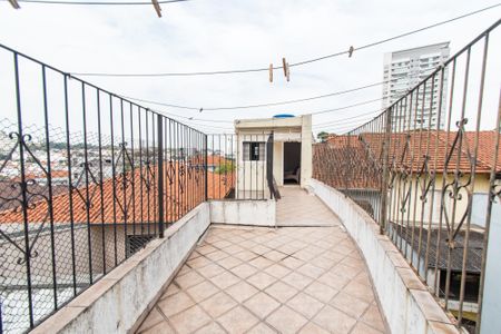 Casa à venda com 200m², 4 quartos e 1 vaga Casa à venda com 200m², 4 quartos e 1 vagaTerraço