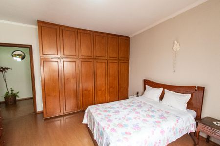 Casa à venda com 200m², 4 quartos e 1 vaga Casa à venda com 200m², 4 quartos e 1 vagaSuíte