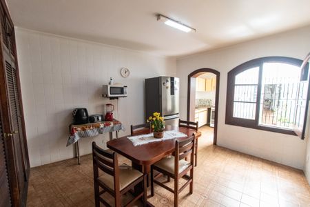 Casa à venda com 200m², 4 quartos e 1 vaga Casa à venda com 200m², 4 quartos e 1 vagaCopa