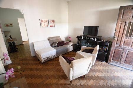 Casa à venda com 97m², 3 quartos e 2 vagasSala