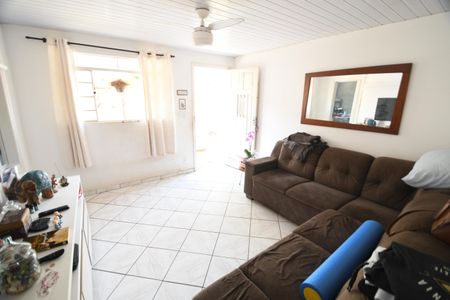 Casa à venda com 97m², 3 quartos e 2 vagasCasa 2 - Sala