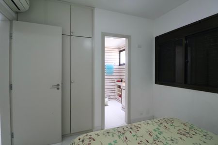 Apartamento para alugar com 151m², 3 quartos e 1 vaga Suíte